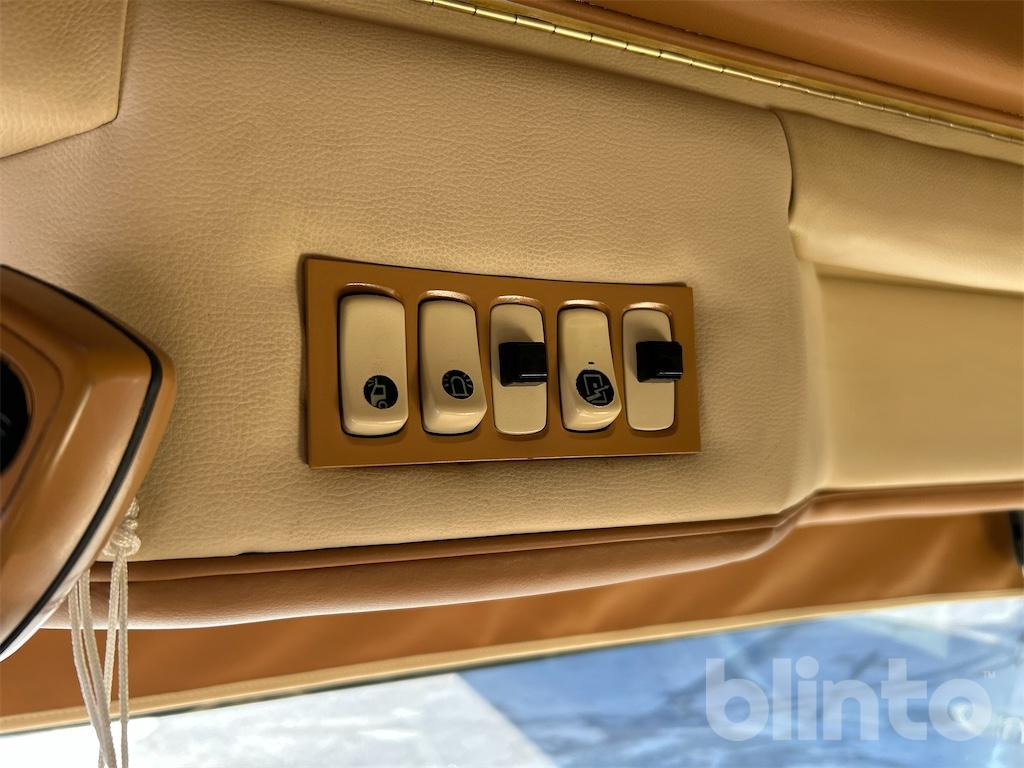 Camión multibasculante SCANIA R560LB 8X4 med HIAB 24T krok