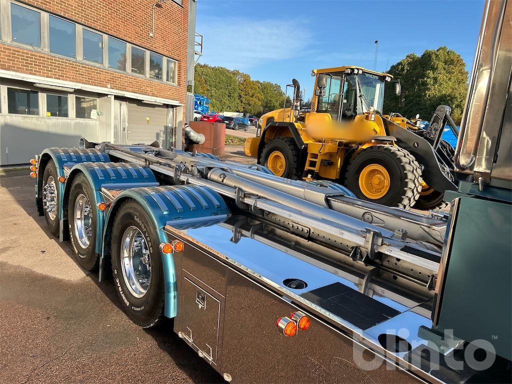 Camión multibasculante SCANIA R560LB 8X4 med HIAB 24T krok