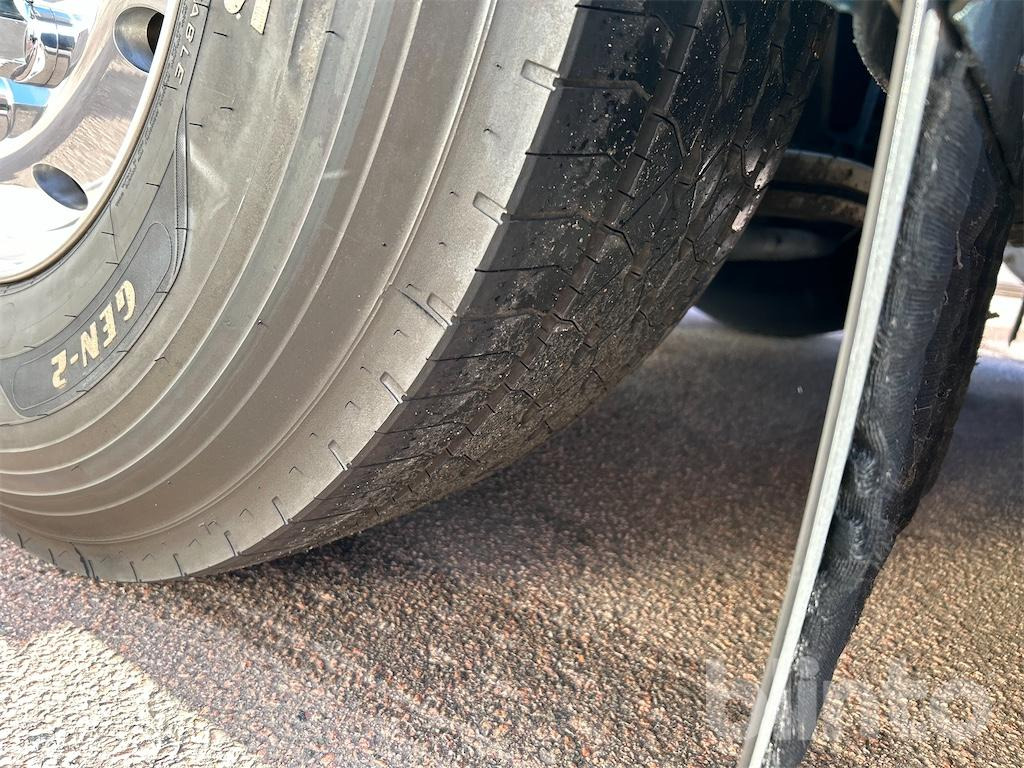 Camión multibasculante SCANIA R560LB 8X4 med HIAB 24T krok