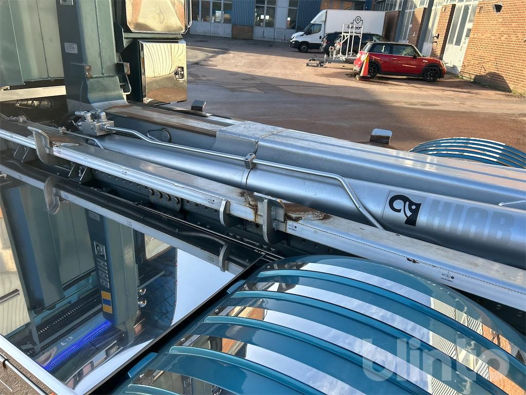 Camión multibasculante SCANIA R560LB 8X4 med HIAB 24T krok