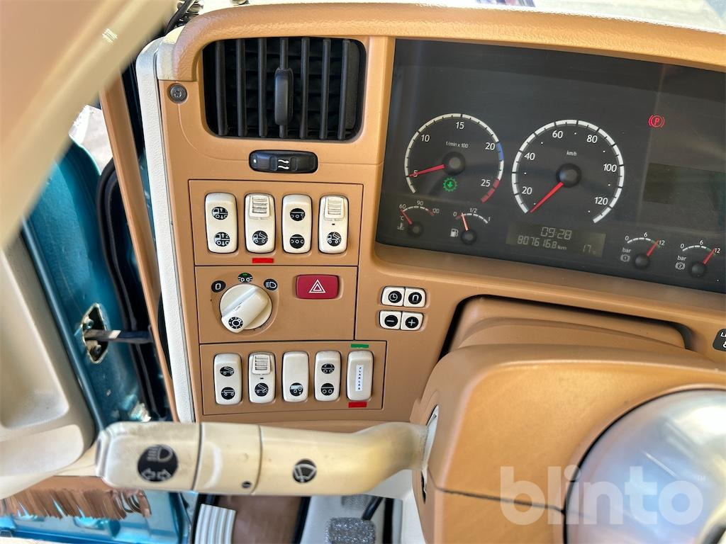 Camión multibasculante SCANIA R560LB 8X4 med HIAB 24T krok