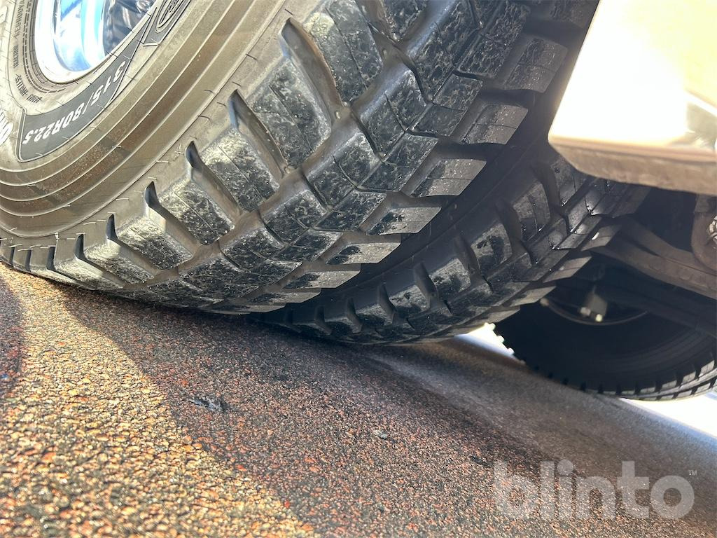 Camión multibasculante SCANIA R560LB 8X4 med HIAB 24T krok