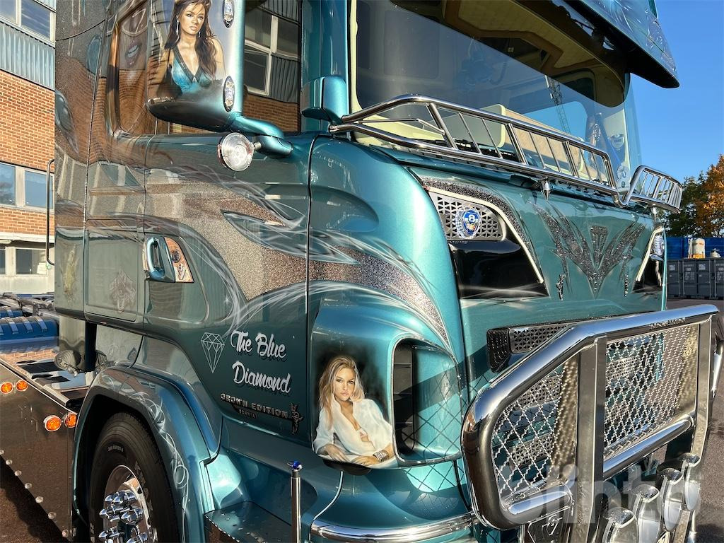 Camión multibasculante SCANIA R560LB 8X4 med HIAB 24T krok