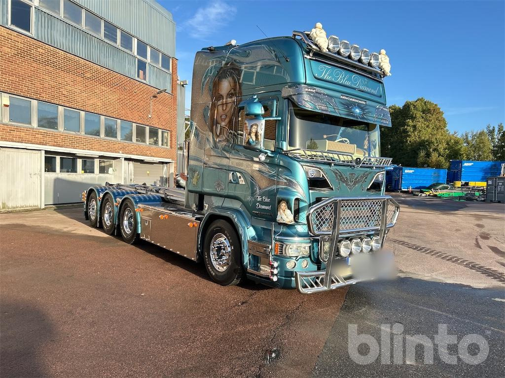 Camión multibasculante SCANIA R560LB 8X4 med HIAB 24T krok