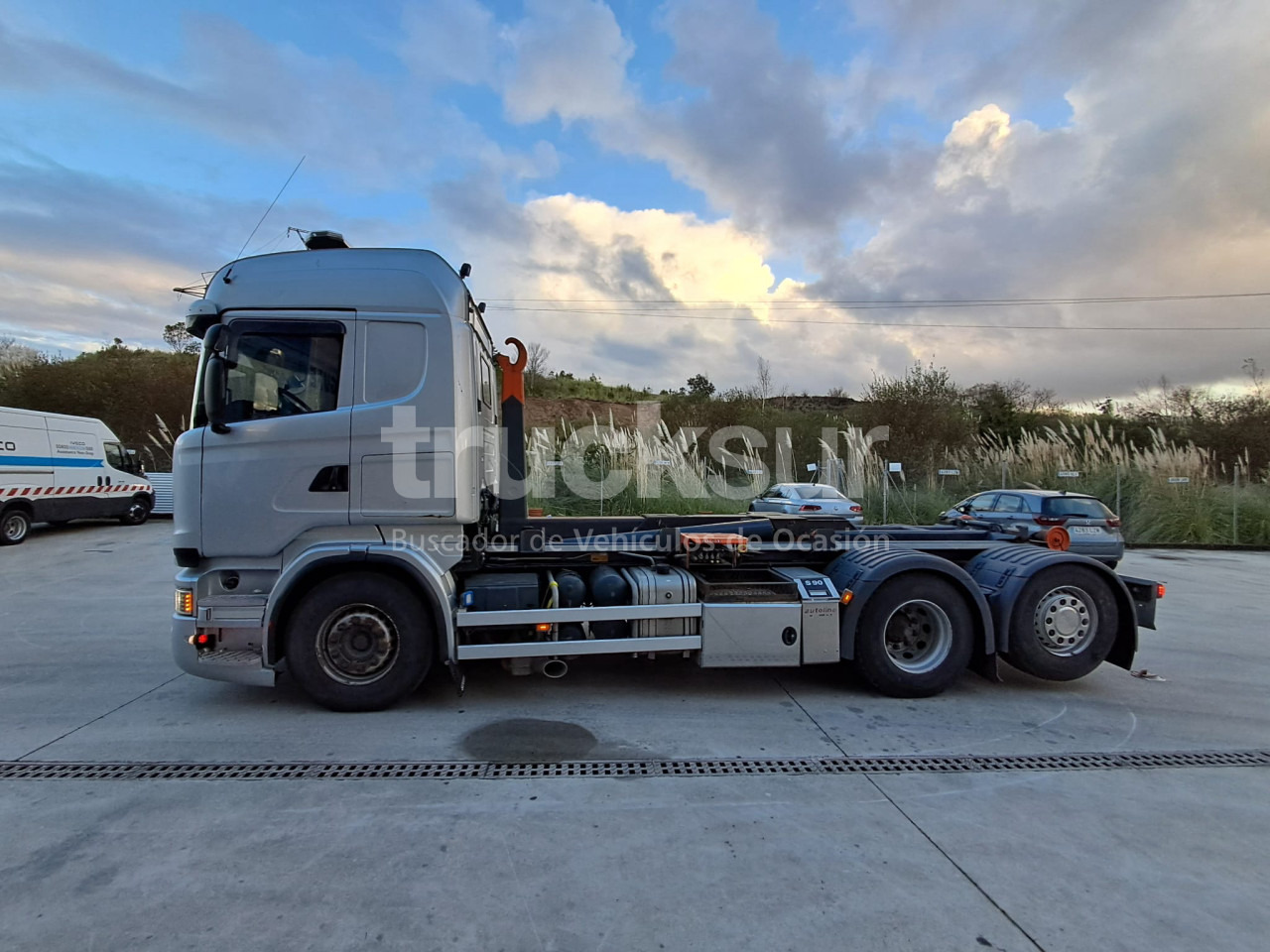 Camión multibasculante SCANIA R580.26 ejes 6x2*4