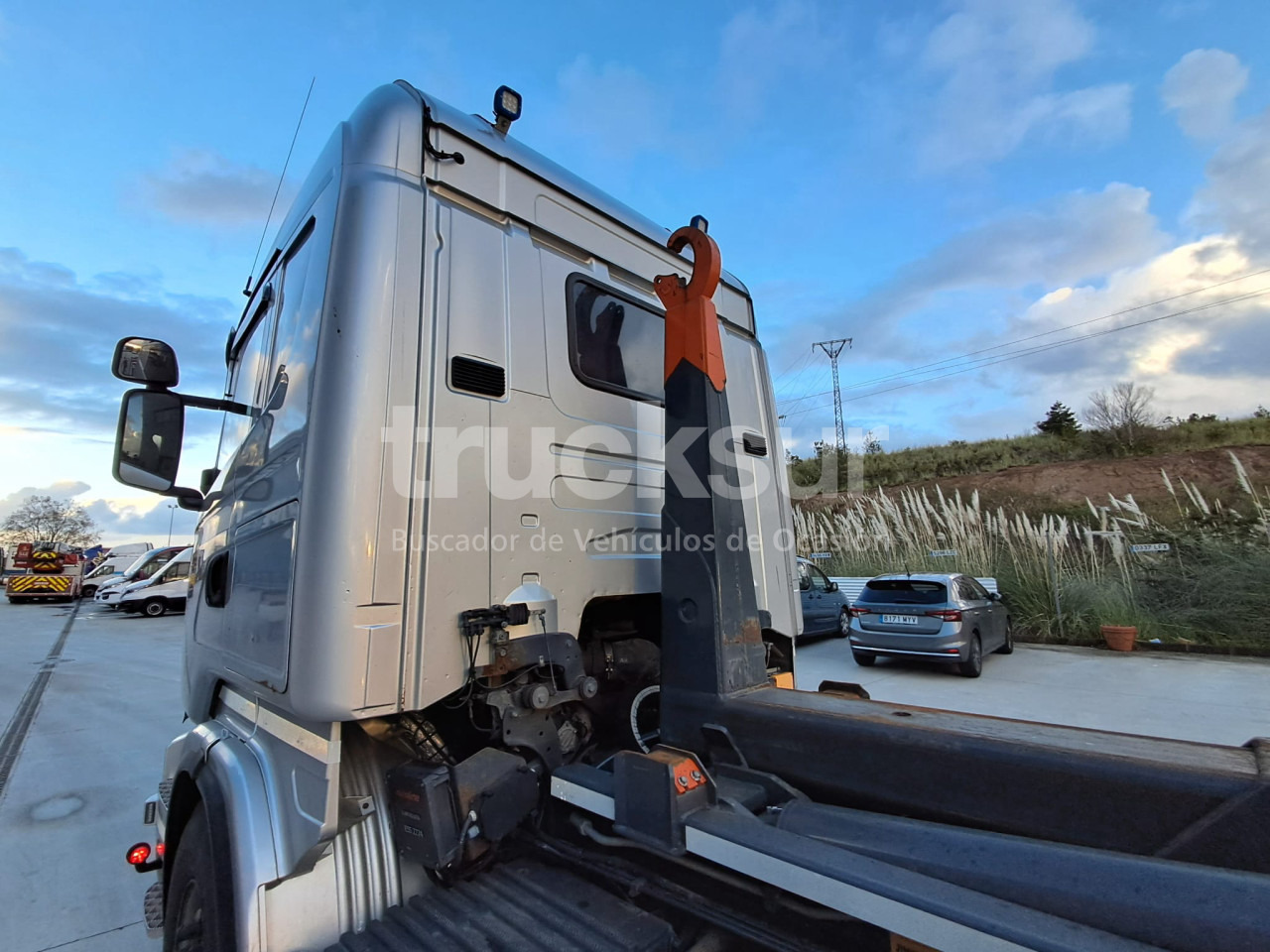 Camión multibasculante SCANIA R580.26 ejes 6x2*4