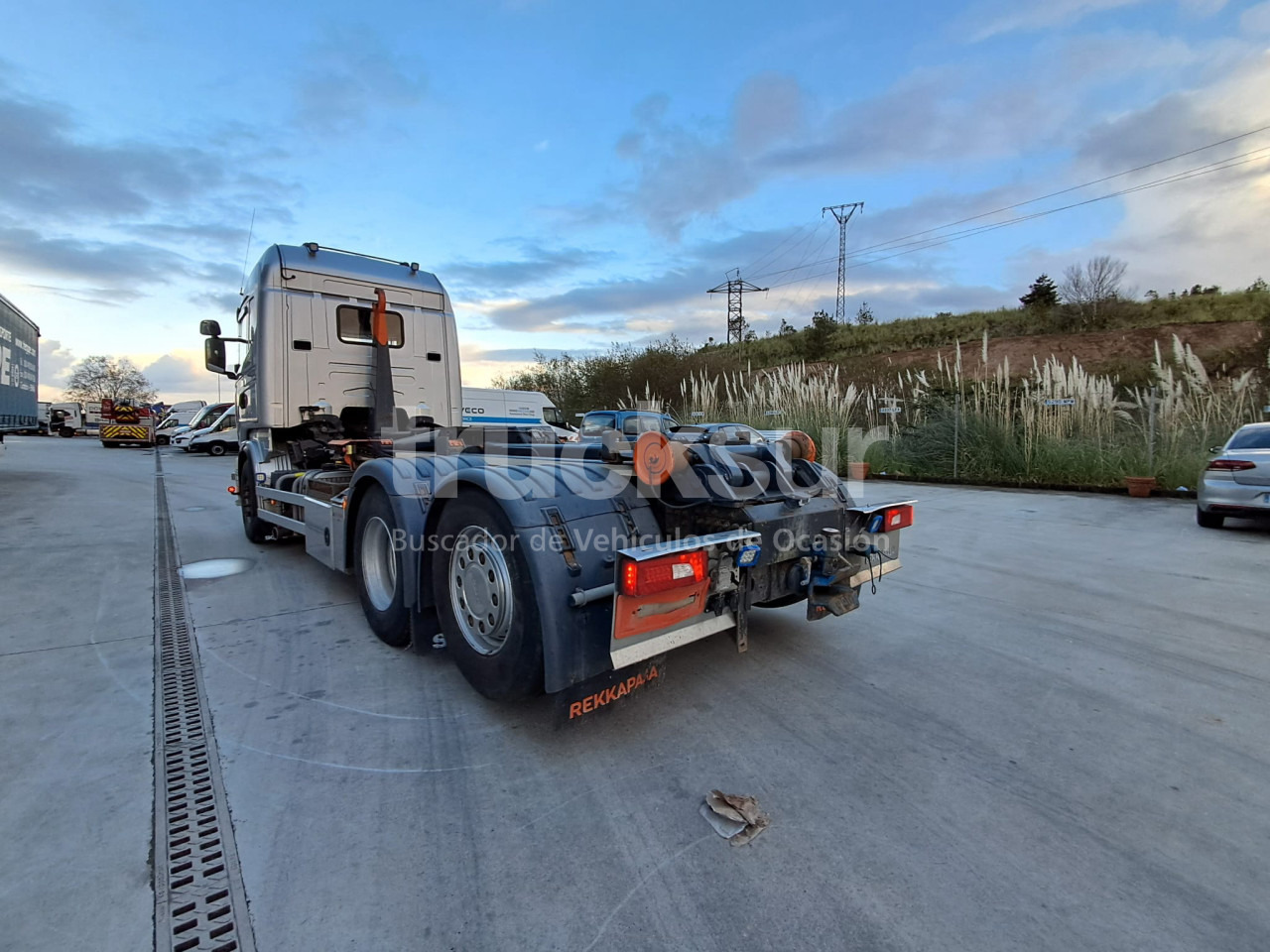 Camión multibasculante SCANIA R580.26 ejes 6x2*4