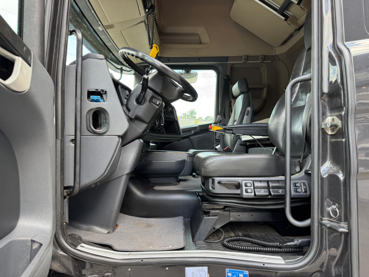 Camión multibasculante SCANIA R580 8x2 Nencki Hooklift