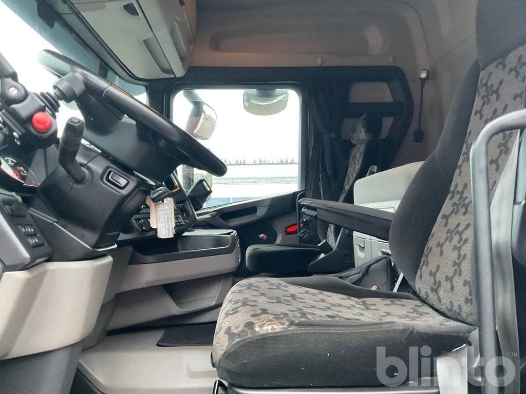 Camión multibasculante SCANIA R650 6x2