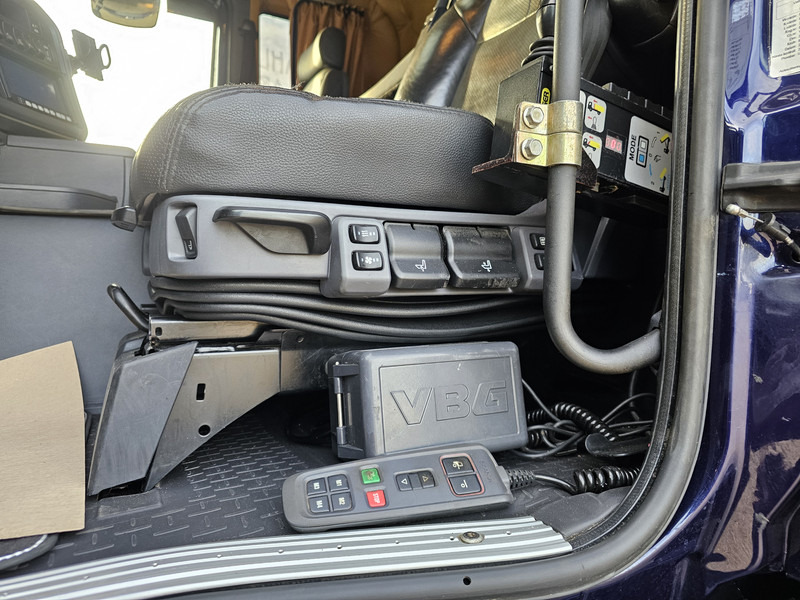 Camión multibasculante Scania G490 8x4*4 / PALFINGER CRANE + HOOKLIFT