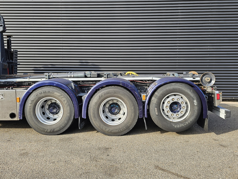 Camión multibasculante Scania G490 8x4*4 / PALFINGER CRANE + HOOKLIFT