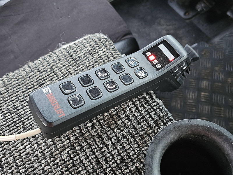 Camión multibasculante Scania P320 LOW ENTRY 6X2*4 HIAB