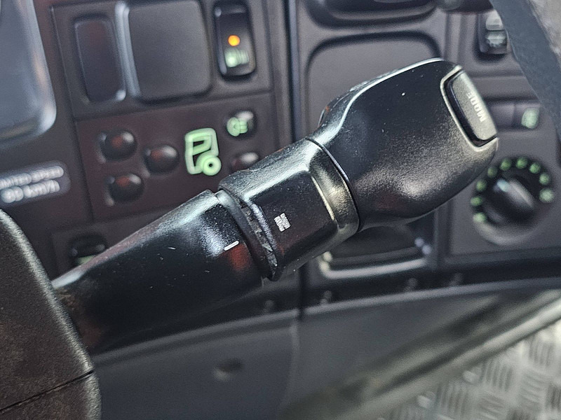 Camión multibasculante Scania P320 LOW ENTRY 6X2*4 HIAB