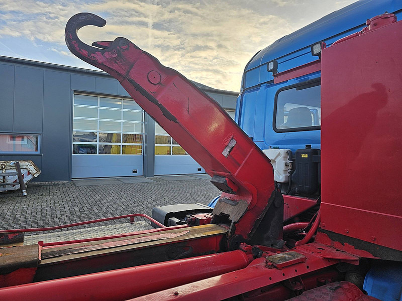 Camión multibasculante Scania P320 LOW ENTRY 6X2*4 HIAB