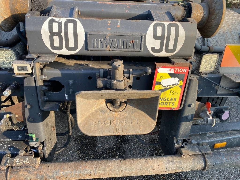 Camión multibasculante Scania P360/HYVALIFT/HIAB 144B a réparer