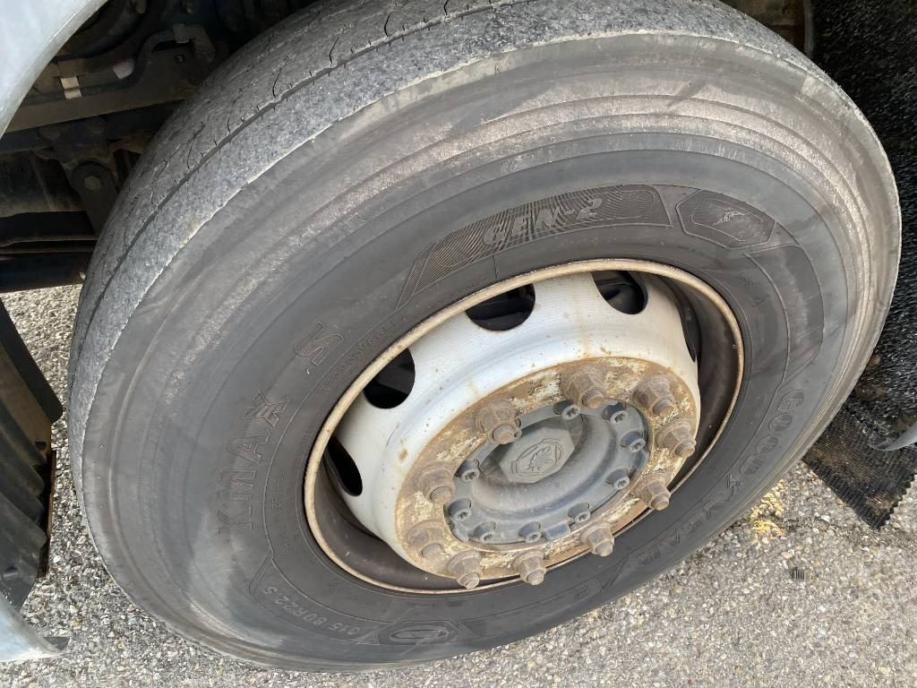 Camión multibasculante Scania P360/HYVALIFT/HIAB 144B a réparer