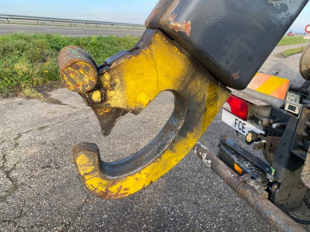 Camión multibasculante Scania P360/HYVALIFT/HIAB 144B a réparer