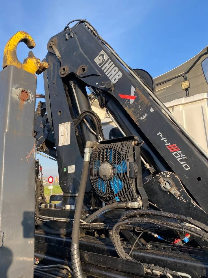 Camión multibasculante Scania P360/HYVALIFT/HIAB 144B a réparer