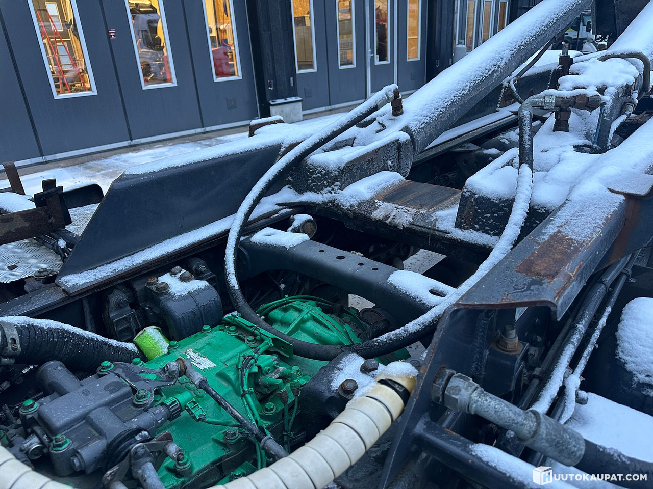 Camión multibasculante Scania P420, 2006, 1,180,000 km, Pirkkala