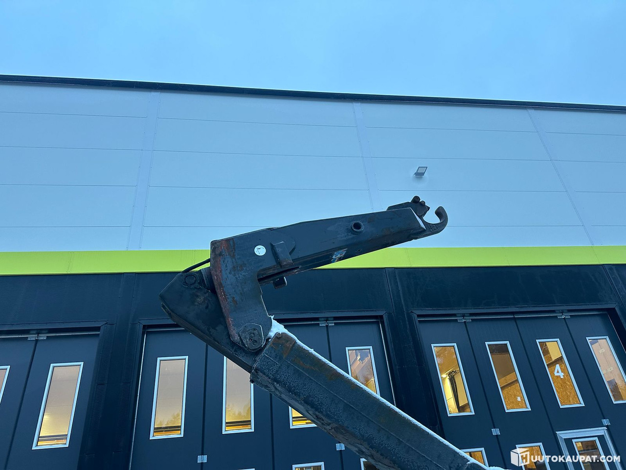 Camión multibasculante Scania P420, 2006, 1,180,000 km, Pirkkala