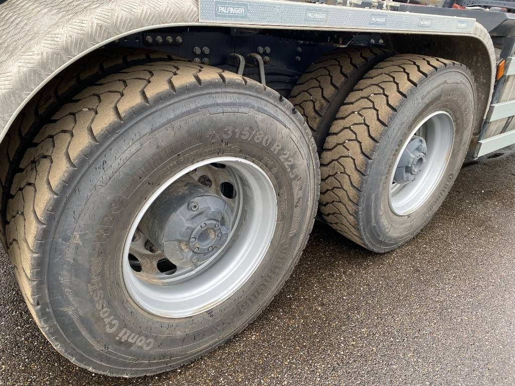 Camión multibasculante Scania P420 XT-3Pedales / PALFINGER PTH20SLD5 endommagé