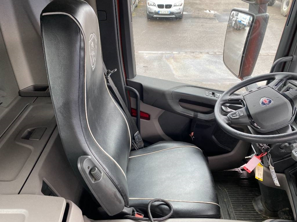 Camión multibasculante Scania P420 XT-3Pedales / PALFINGER PTH20SLD5 endommagé