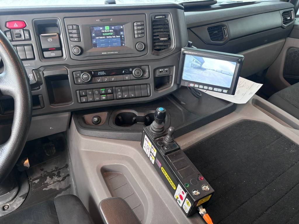 Camión multibasculante Scania P 360