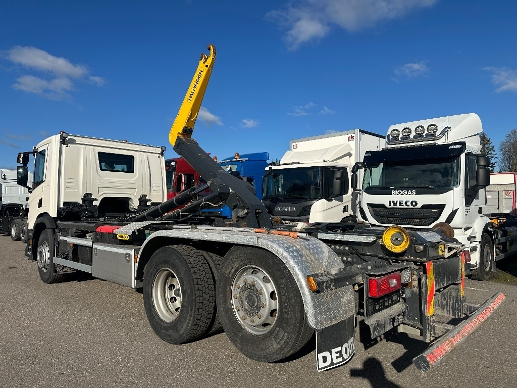 Camión multibasculante Scania P 360