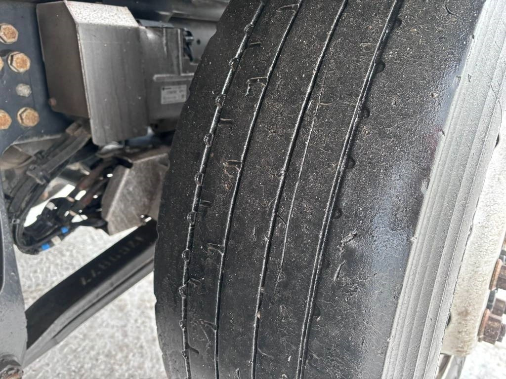 Camión multibasculante Scania P 360