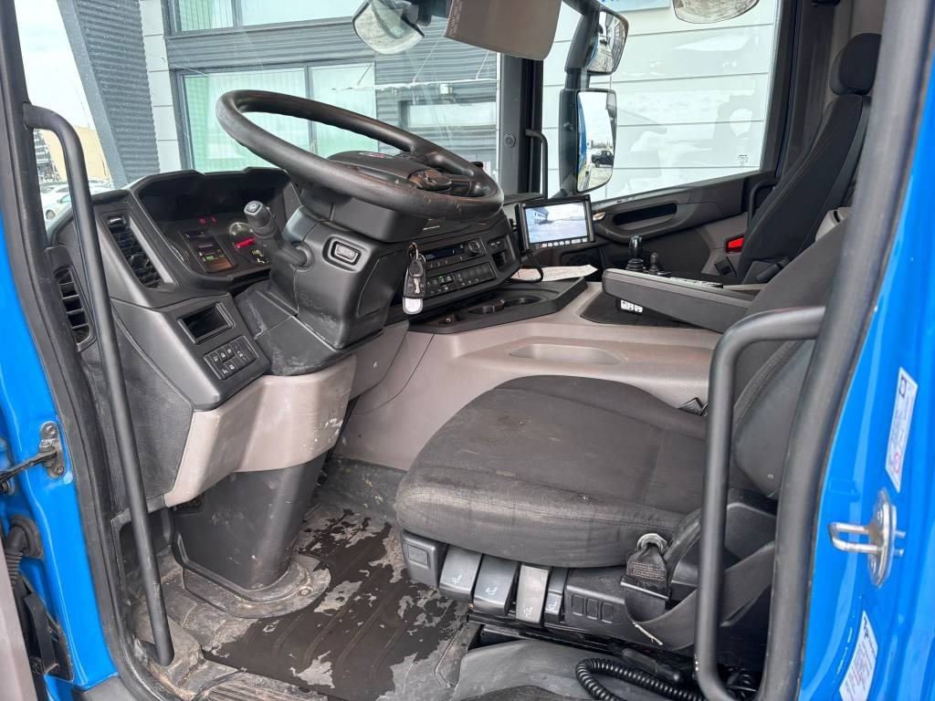 Camión multibasculante Scania P 360