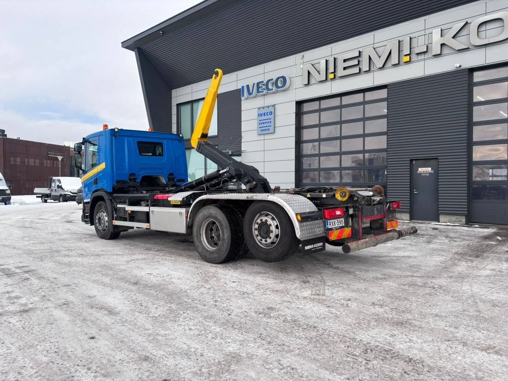 Camión multibasculante Scania P 360