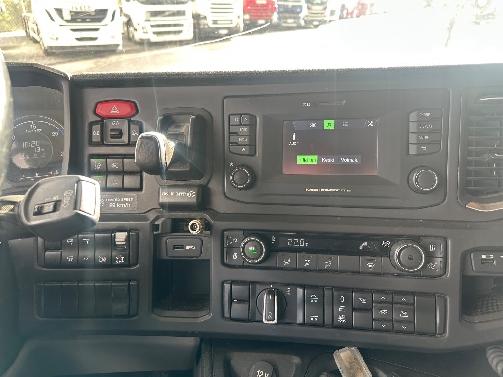 Camión multibasculante Scania P 370 6x2*4