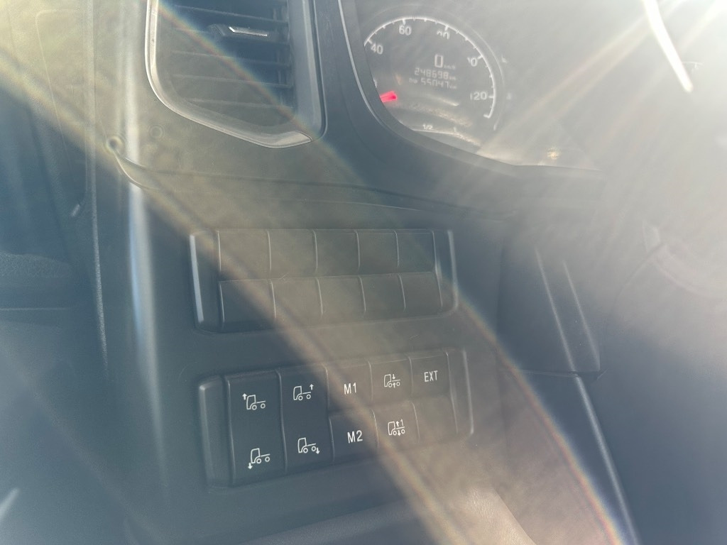 Camión multibasculante Scania P 370 6x2*4