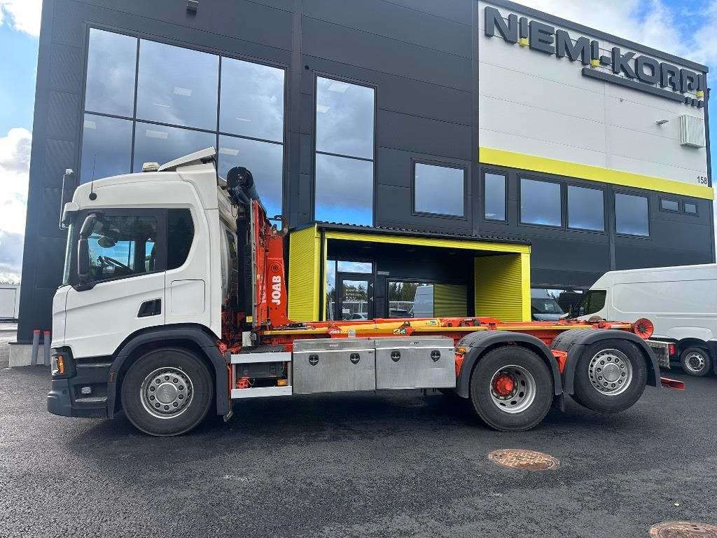 Camión multibasculante Scania P 370 6x2*4