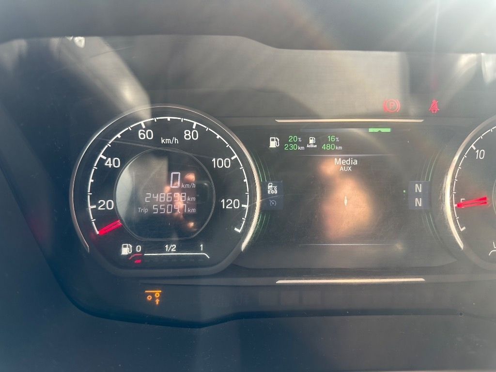 Camión multibasculante Scania P 370 6x2*4