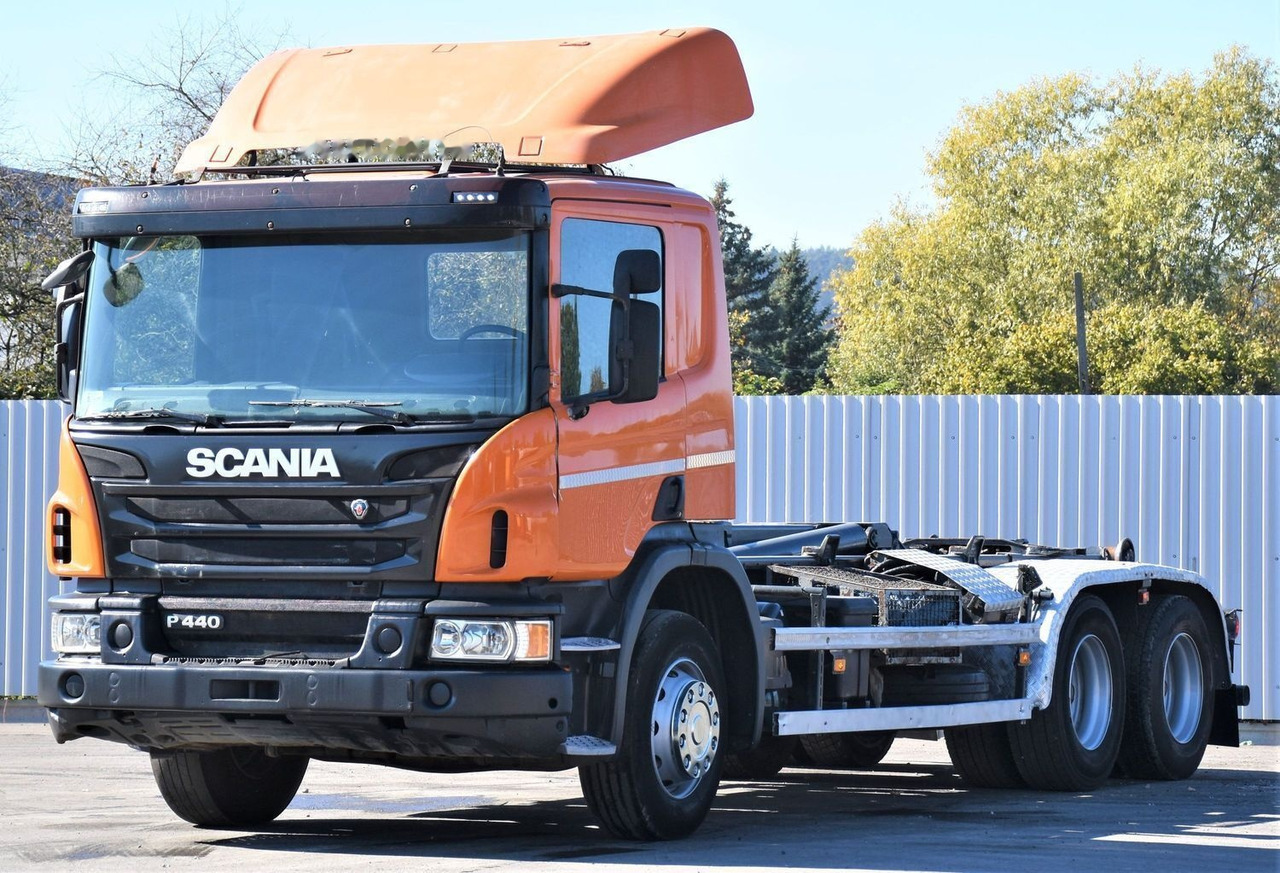 Camión multibasculante Scania P 440
