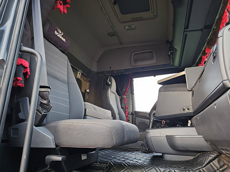 Camión multibasculante Scania R520 V8 6X2*4 MAN. RET.