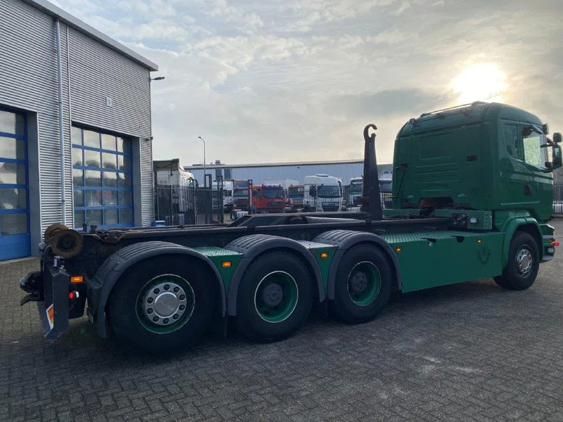 Camión multibasculante Scania R520 V8 / 8X4 / BIG AXLE / AJK HOOKLIFT 30TON / LIFT+LENKACHSE / NAVI / LEATHER / FULL-AIR / AUTOMATIC / EURO-6 / 2015