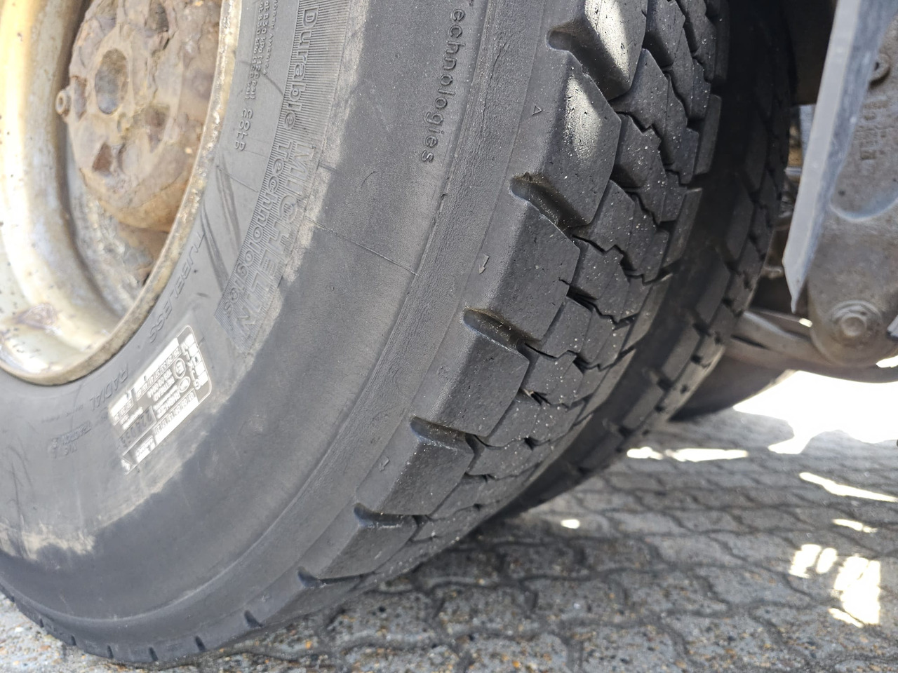 Camión multibasculante Scania R560