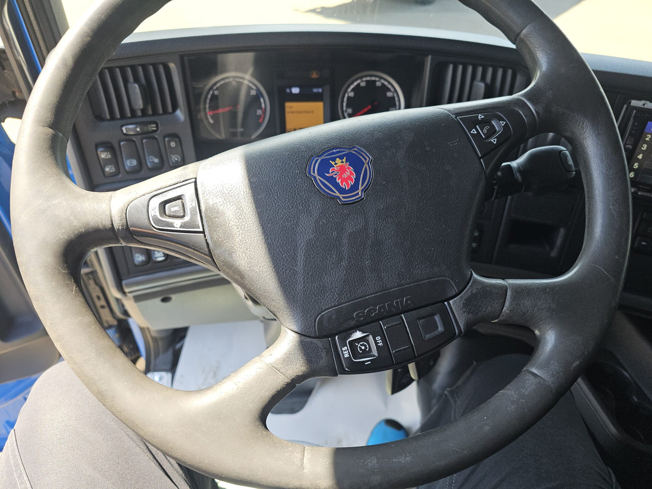 Camión multibasculante Scania R560