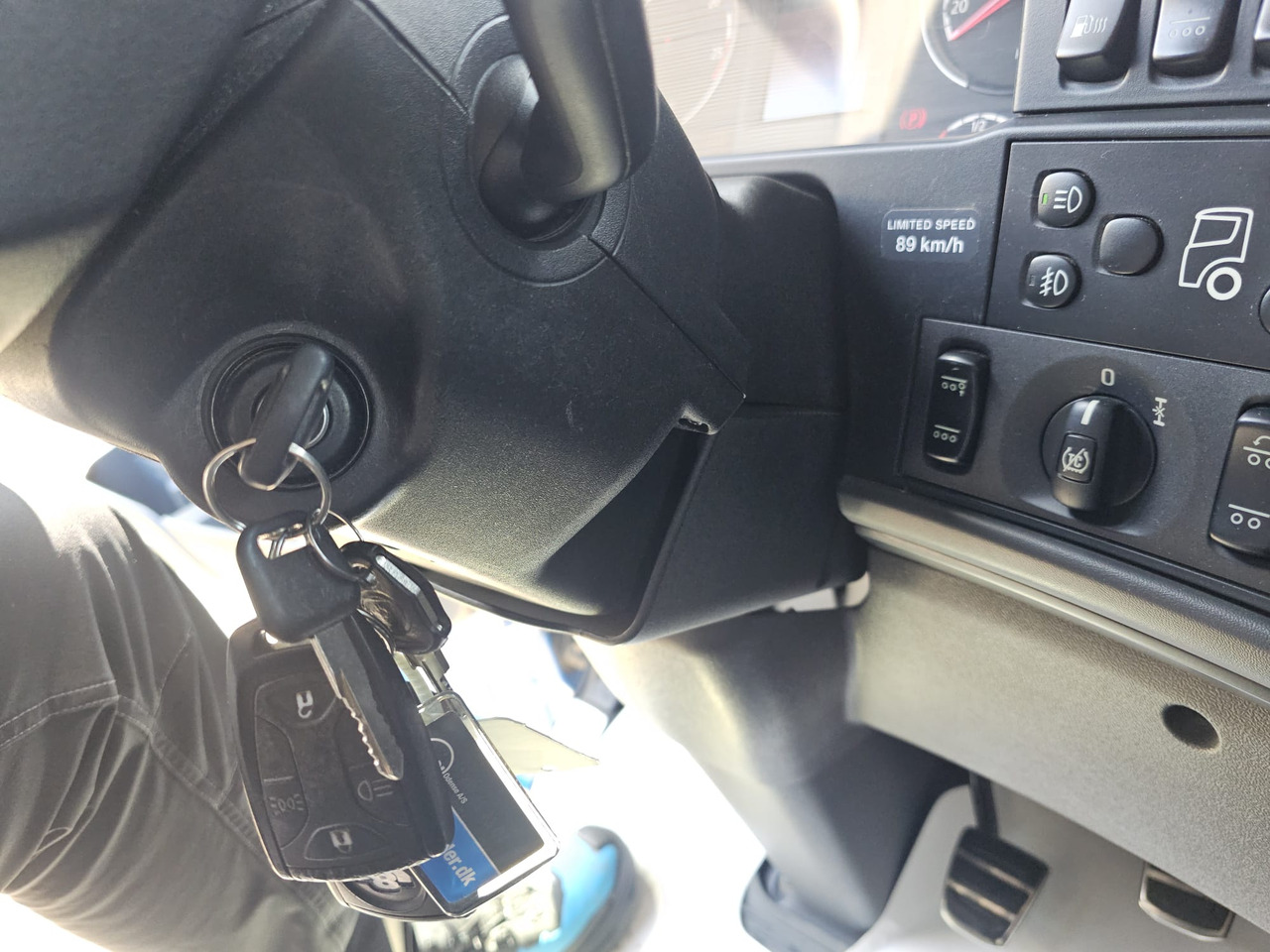 Camión multibasculante Scania R560