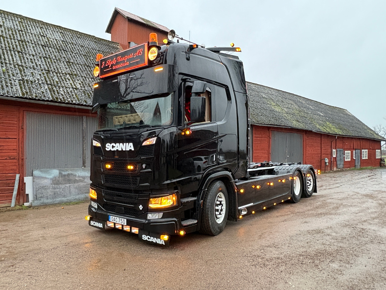 Camión multibasculante Scania R580