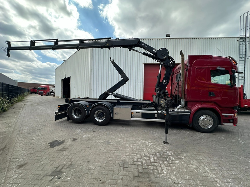 Camión multibasculante Scania R580 6X2 V8 HOOKLIFT + CRANE HIAB 211 E-4 HIPRO - ROTATOR - RETARDER - RADIO - NL TRUCK