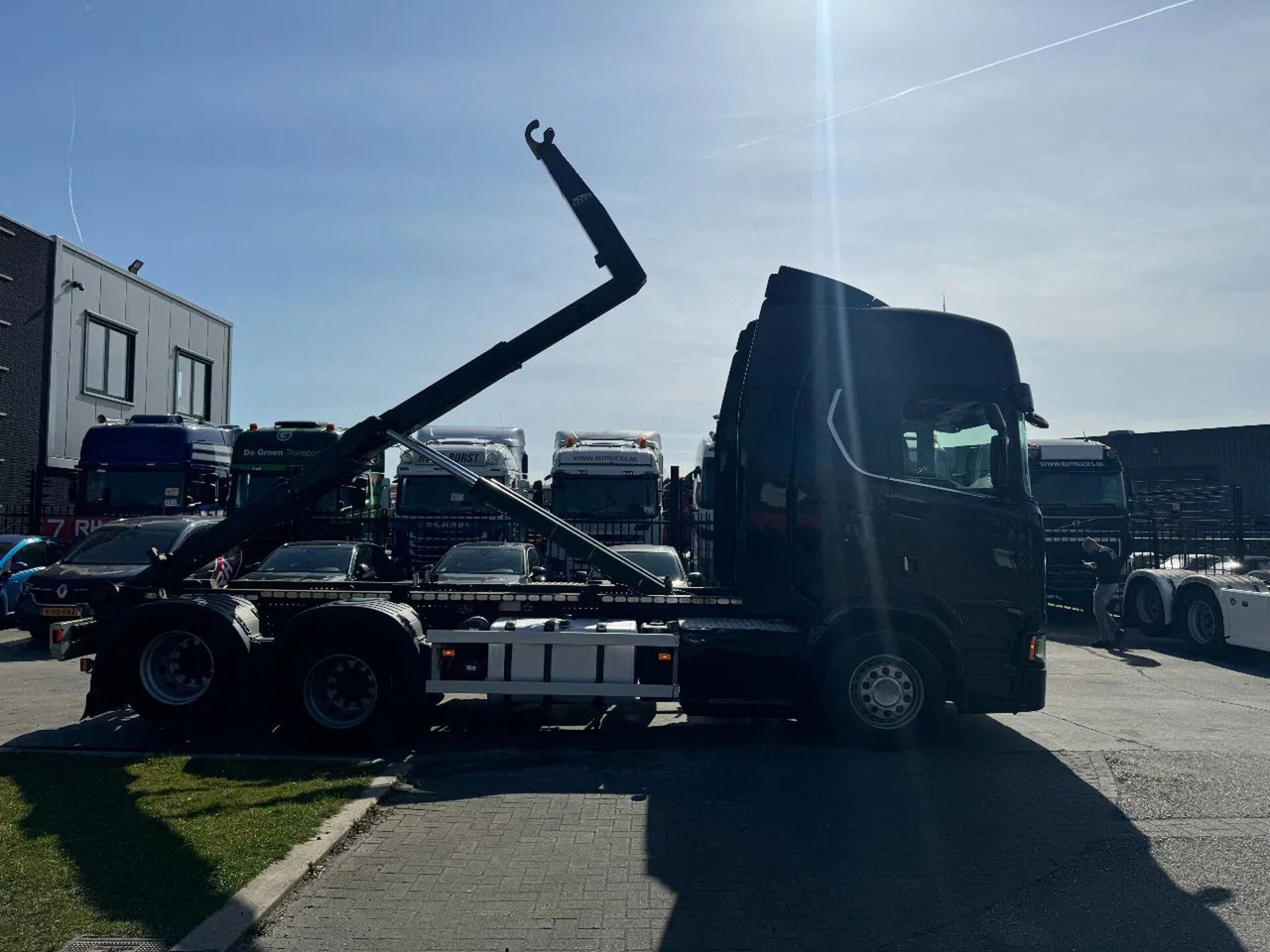 Camión multibasculante Scania R580 V8 6X2 VDL HOOK 20T RETARDER EURO 6 2 UNITS