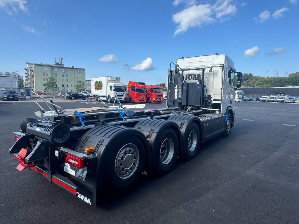 Camión multibasculante Scania R 590 8x4*4 Joab Lastväxlare