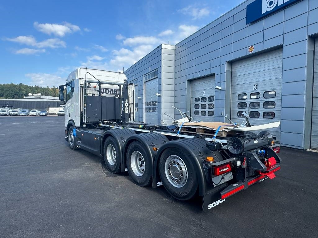 Camión multibasculante Scania R 590 8x4*4 Joab Lastväxlare