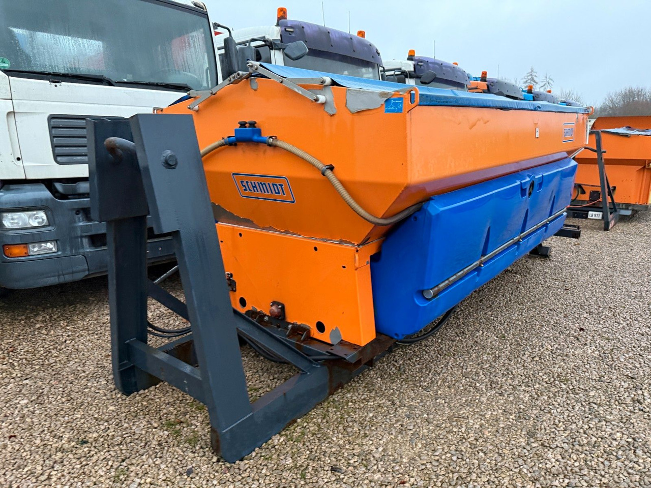 Camión multibasculante Schmidt Edelstahl Salzstreuer S80-42  8 cbm Winterdienst