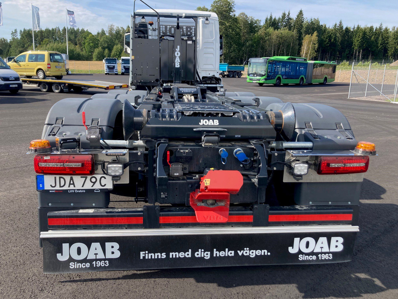 Camión multibasculante TGS 35.510 8×4-4 JOAB Lastväxlare
