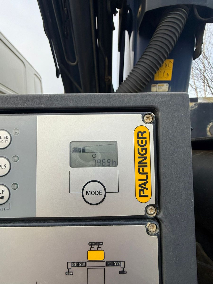 Camión multibasculante Tatra Phoenix 8x8 Paflinger Kran Hakengerät