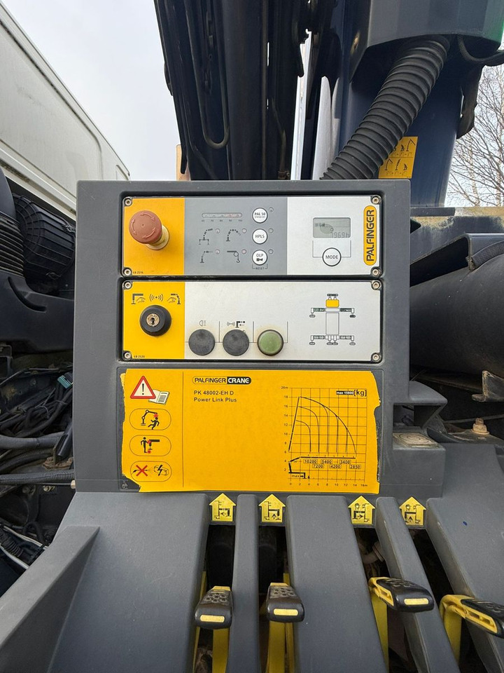 Camión multibasculante Tatra Phoenix 8x8 Paflinger Kran Hakengerät